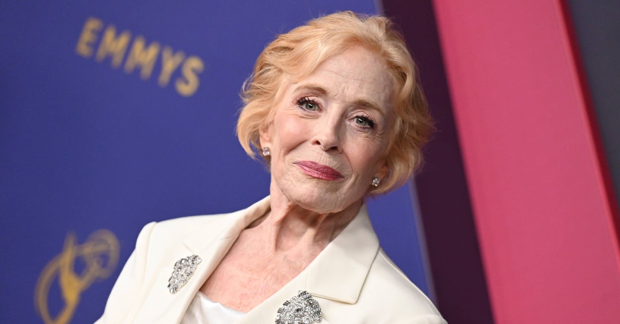 Holland Taylor Sweetly Responded To A Fashion Critic About Emmys Look